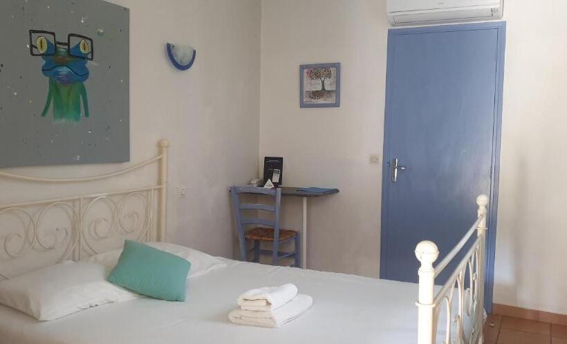آپارتمان 1 خوابه با تراس, Le Relais Des Lavandins