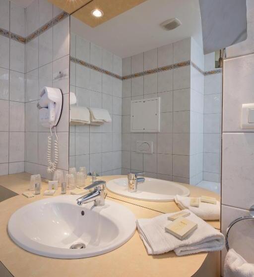 اتاق راحتی, Logis Hôtel De La Tour