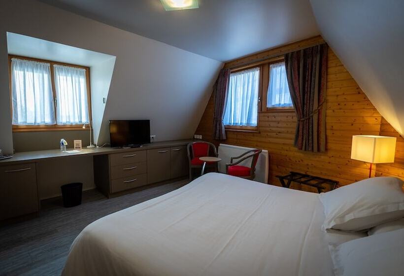 اتاق سوپریور, Logis Hôtel De La Tour