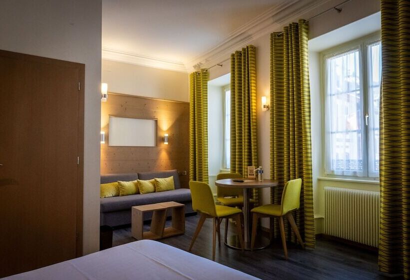 اتاق سوپریور, Logis Hôtel De La Tour