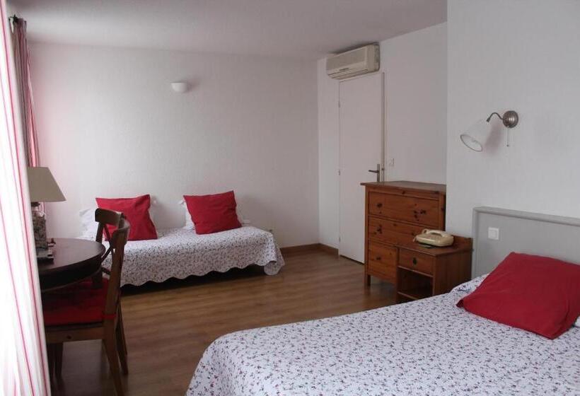 اتاق استاندارد سه نفره, Hôtel Le Clos Des Pins