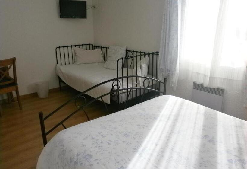 اتاق استاندارد سه نفره, Hôtel Le Clos Des Pins