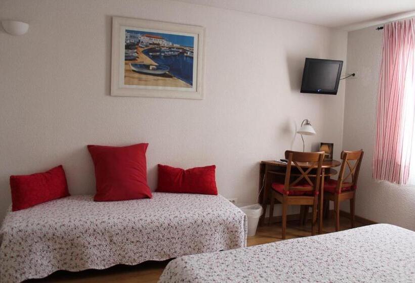 سوییت خانوادگی, Hôtel Le Clos Des Pins