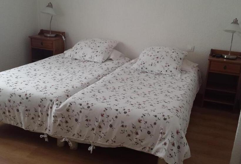 اتاق استاندارد یک نفره, Hôtel Le Clos Des Pins
