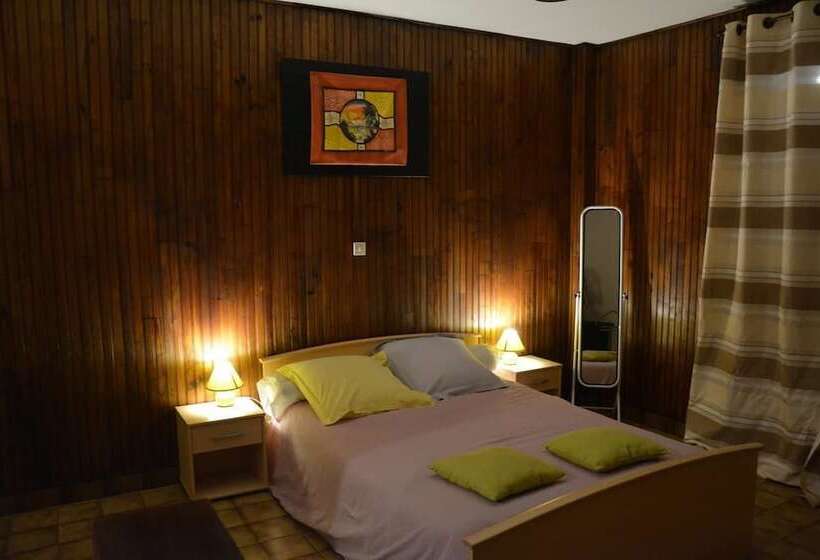 اتاق استاندارد سه نفره, Restaurant Les Planottes