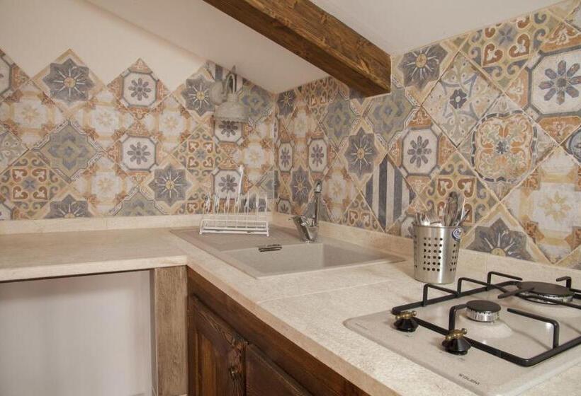 1 Bedroom Penthouse Apartment, Casa Lu Duttori