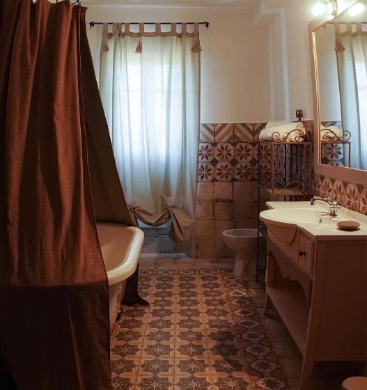 سوییت جونیور, Casa Lu Duttori
