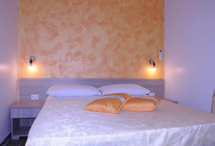 اتاق استاندارد, La Fenice