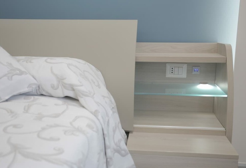 اتاق لوکس چهار تخته, B&b La Stazione