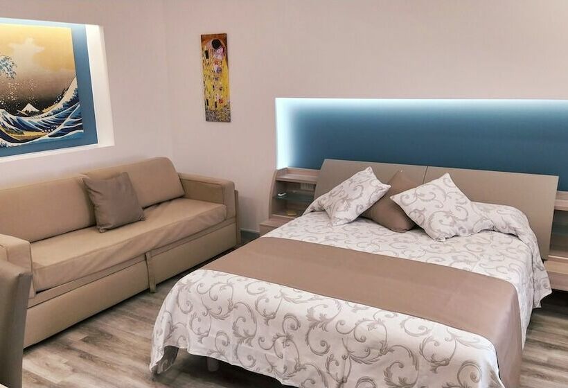 اتاق لوکس چهار تخته, B&b La Stazione