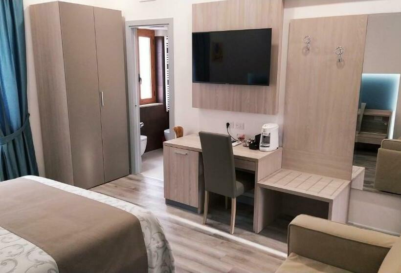 اتاق لوکس چهار تخته, B&b La Stazione