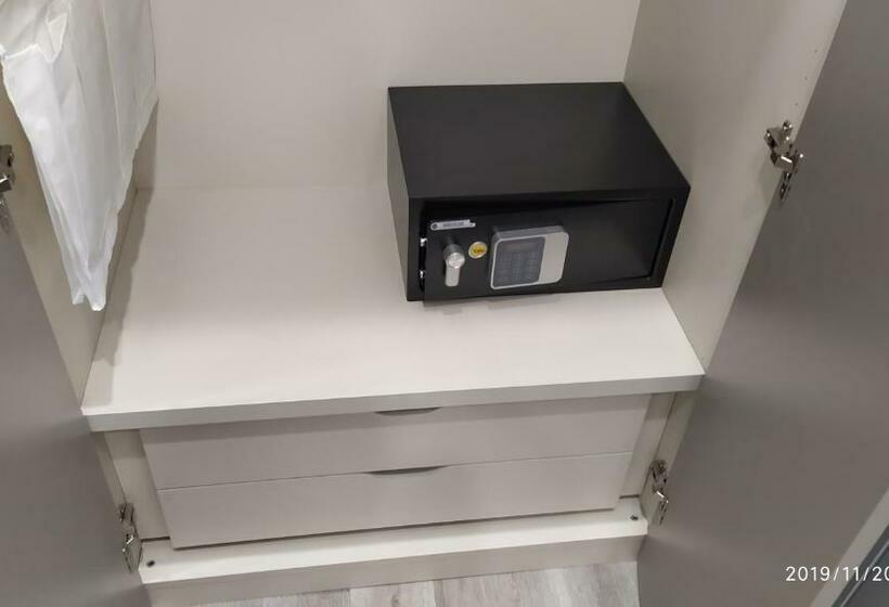 اتاق لوکس چهار تخته, B&b La Stazione