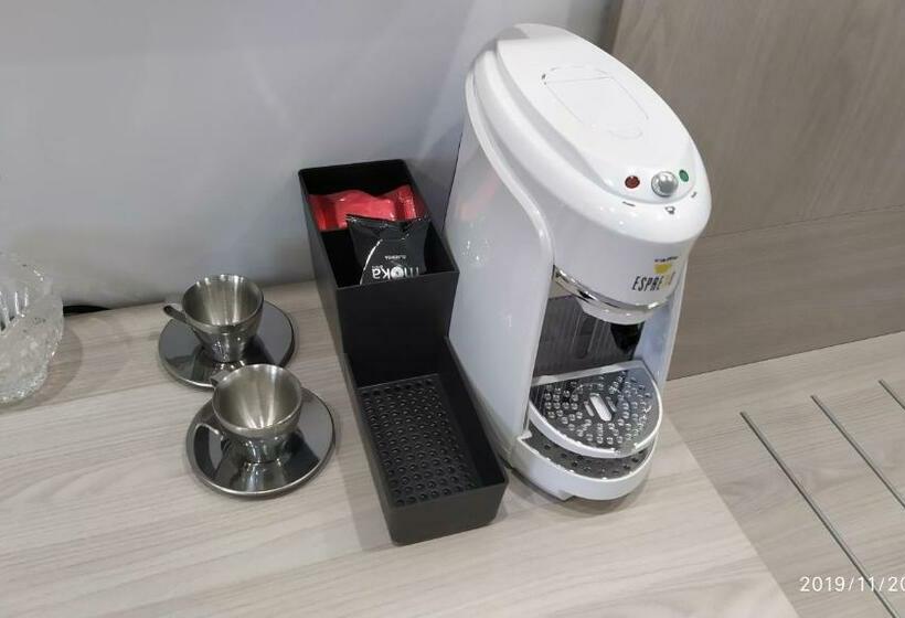 اتاق لوکس چهار تخته, B&b La Stazione
