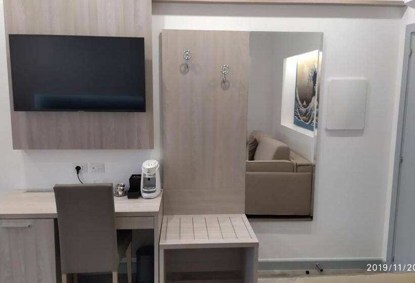 اتاق لوکس چهار تخته, B&b La Stazione