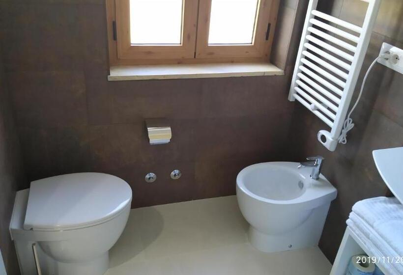 اتاق لوکس چهار تخته, B&b La Stazione