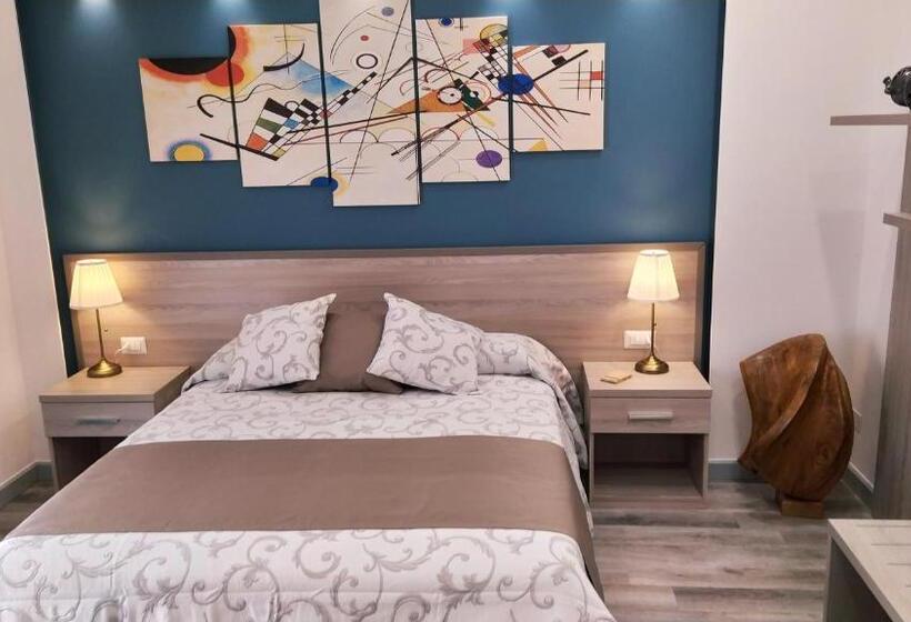 اتاق لوکس با بالکن, B&b La Stazione