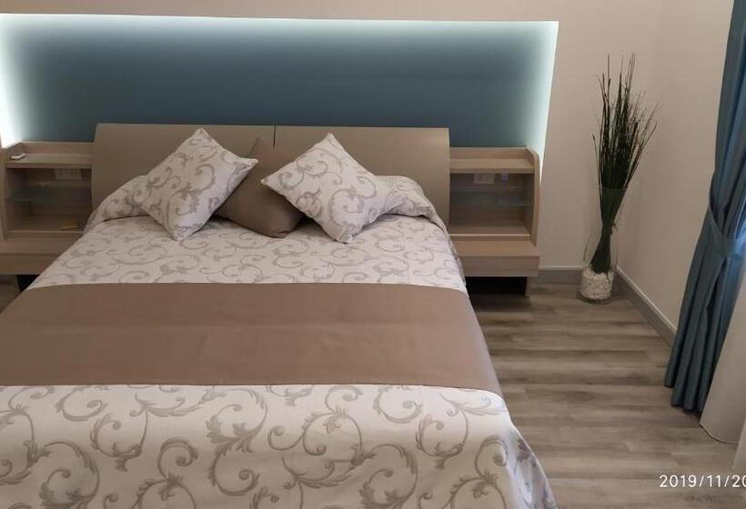اتاق لوکس چهار تخته, B&b La Stazione