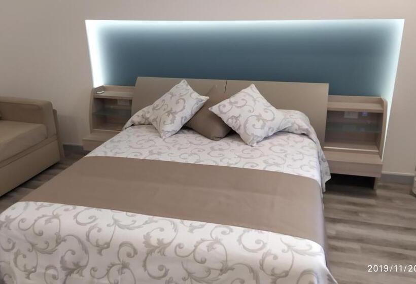 اتاق لوکس چهار تخته, B&b La Stazione