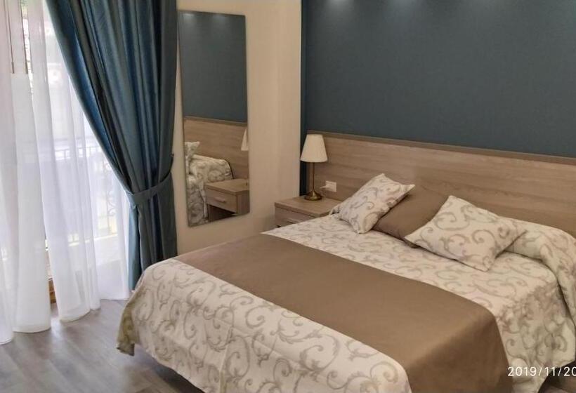 اتاق لوکس با بالکن, B&b La Stazione