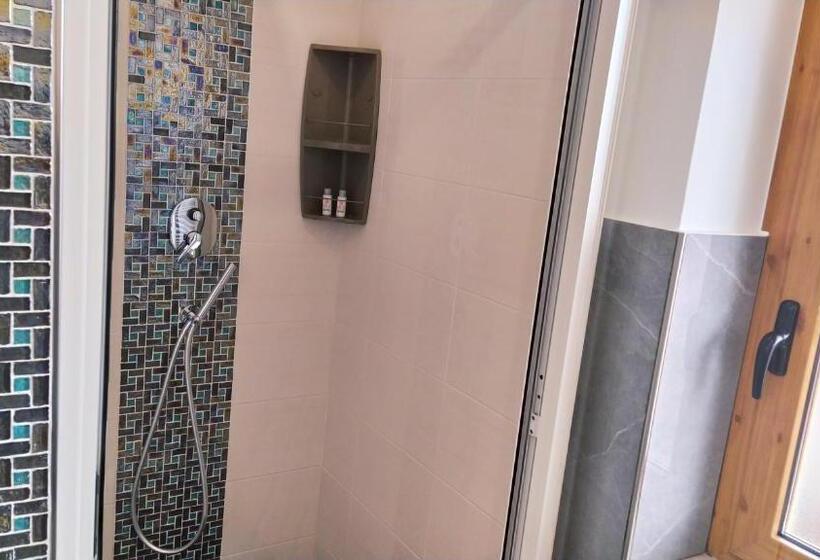 اتاق لوکس با چشم‌انداز دریا, B&b La Stazione