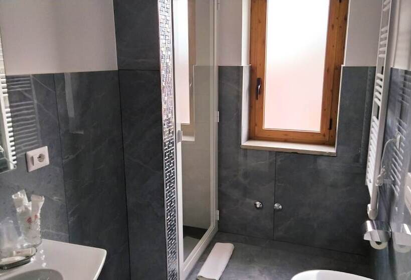اتاق لوکس با چشم‌انداز دریا, B&b La Stazione