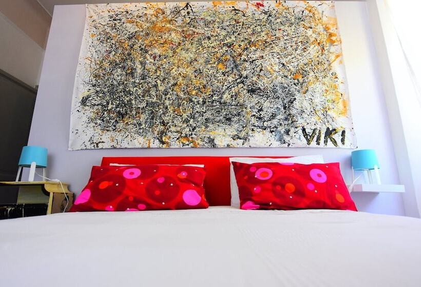اتاق استاندارد, A Casa Dell'artista Viki