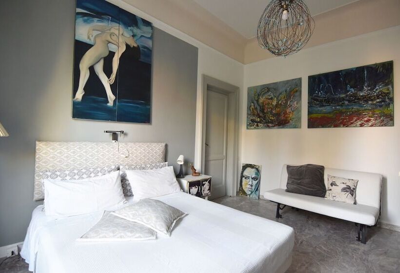 اتاق استاندارد با سرویس بهداشتی مشترک, A Casa Dell'artista Viki