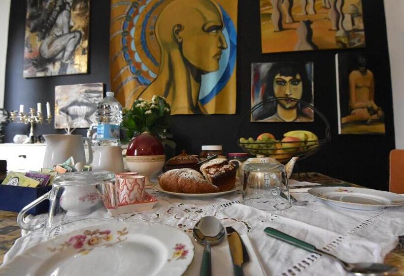 اتاق استاندارد, A Casa Dell'artista Viki