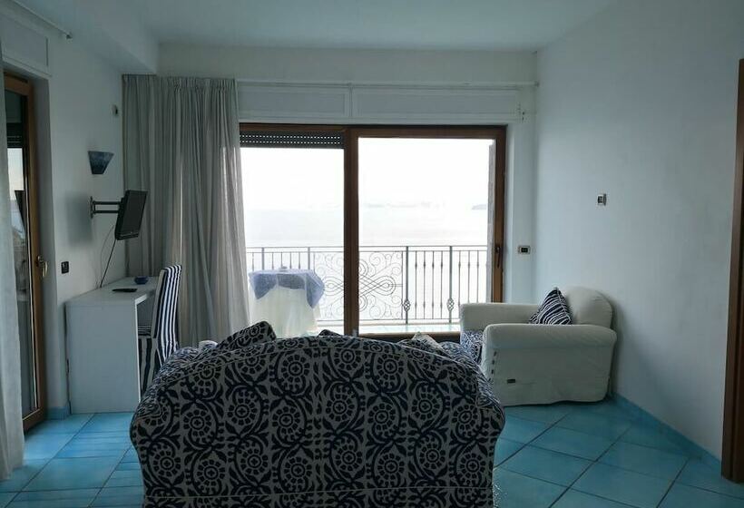 سوییت سینیور با چشم‌انداز دریا, L Incanto Suites Ischia