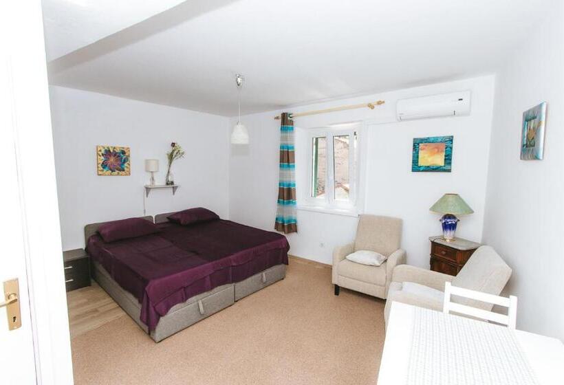 اتاق استاندارد, Apartments And Rooms Ille