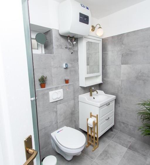 اتاق استاندارد, Apartments And Rooms Ille