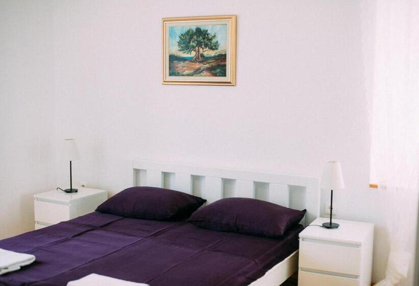 آپارتمان 1 خوابه با بالکن و چشم‌انداز دریا, Apartments And Rooms Ille