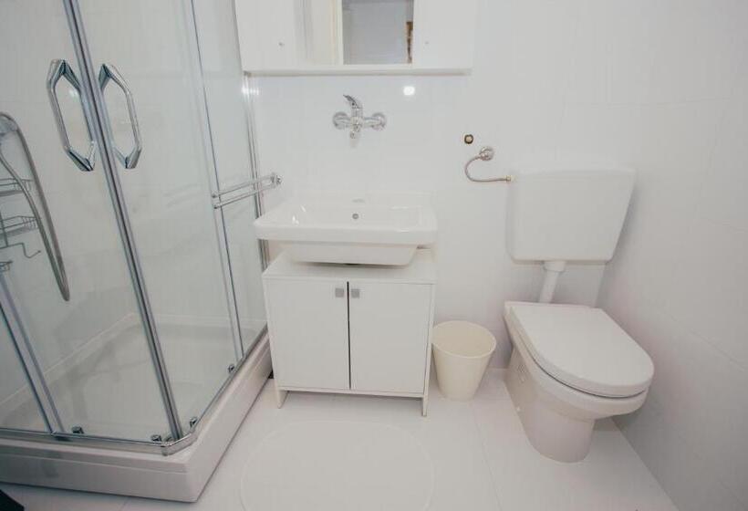 آپارتمان 1 خوابه با بالکن و چشم‌انداز دریا, Apartments And Rooms Ille
