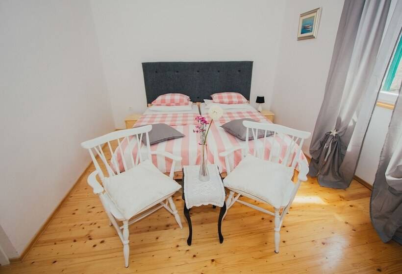 اتاق استاندارد, Apartments And Rooms Ille