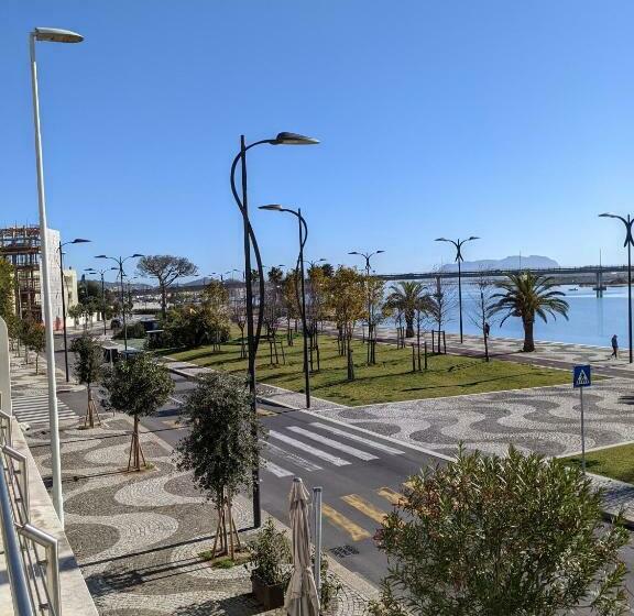 سوییت با چشم‌انداز دریا, La Promenade Rooms & Suites