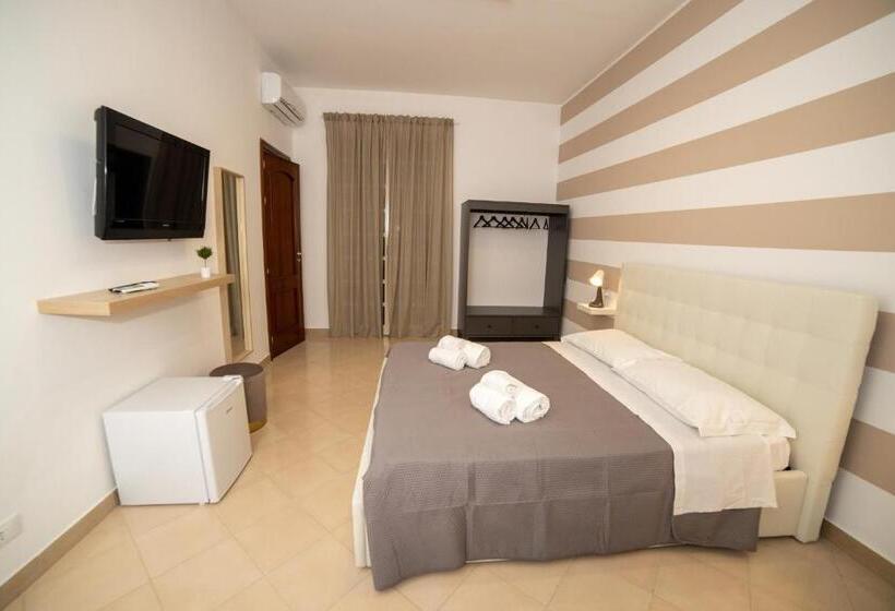 اتاق استاندارد سه تخته با بالکن, B&b Zio Luciano