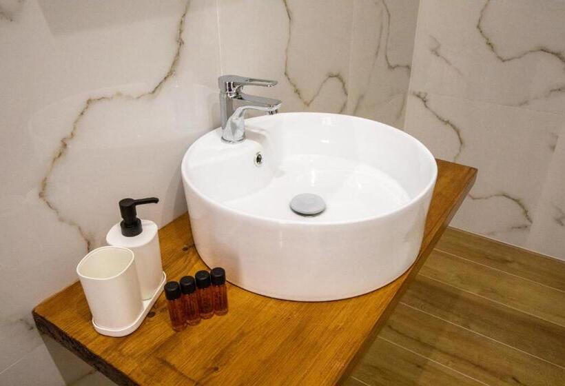 اتاق استاندارد چهارنفره با بالکن, B&b Zio Luciano