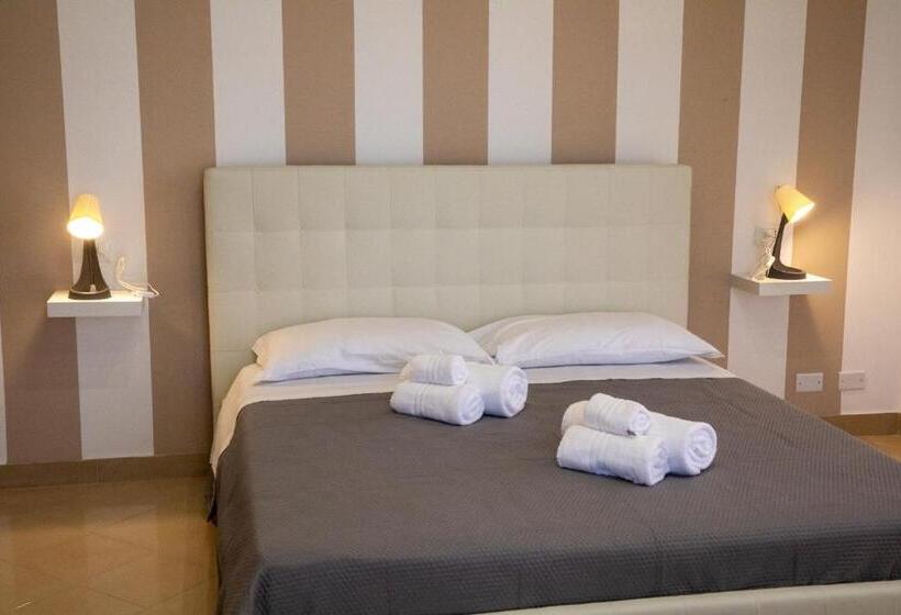 اتاق استاندارد چهارنفره با بالکن, B&b Zio Luciano