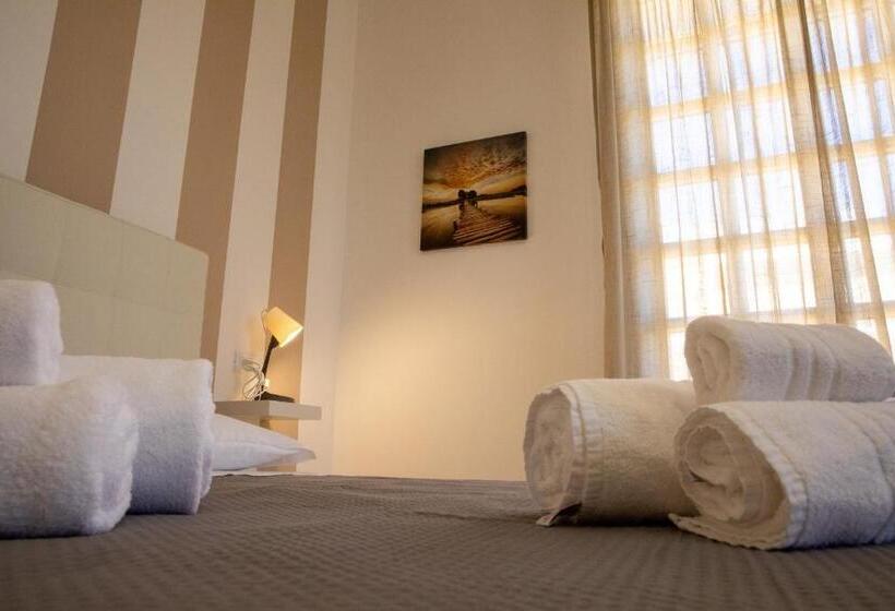 اتاق استاندارد چهارنفره با بالکن, B&b Zio Luciano
