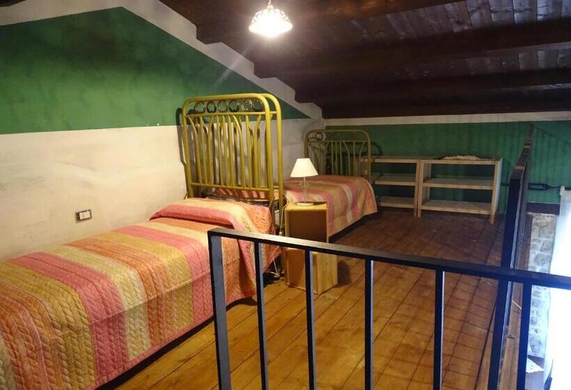اتاق استاندارد چهار تخته, Antica Taverna Del Principe