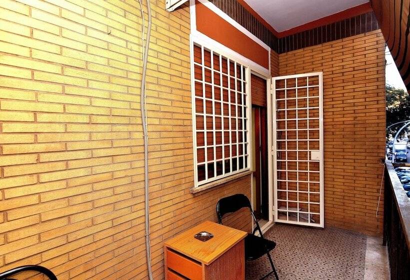 اتاق اجرایی, Roma Tiberius Suite