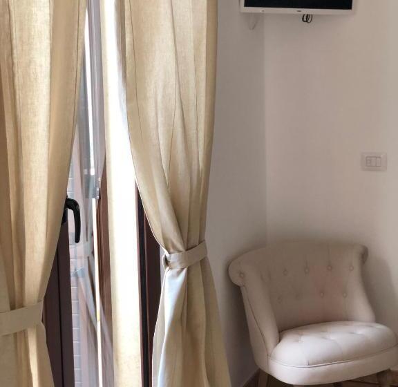 اتاق استاندارد با چشم‌انداز استخر, Dimora Le Ginestre Adults Only