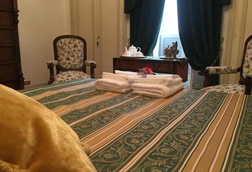 Standard room with outdoor bath, Palazzo Laguardia