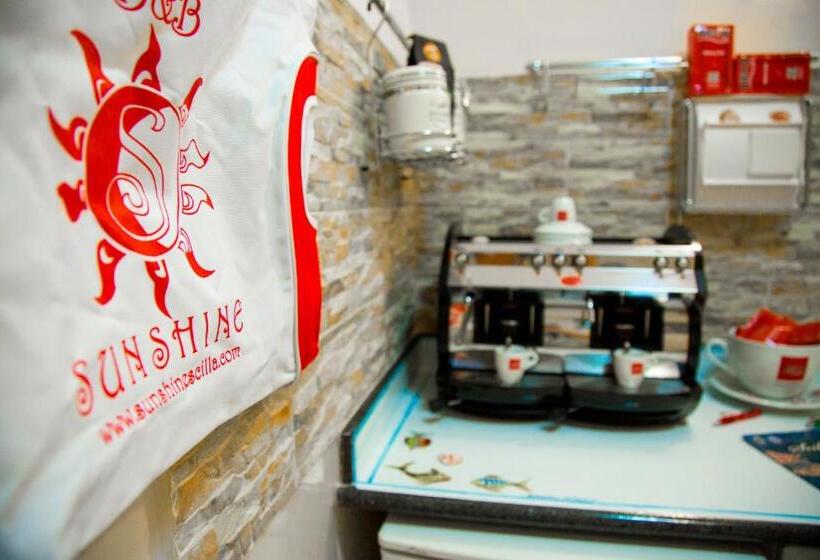 اتاق استاندارد با بالکن و چشم‌انداز دریا, B&b Sunshine