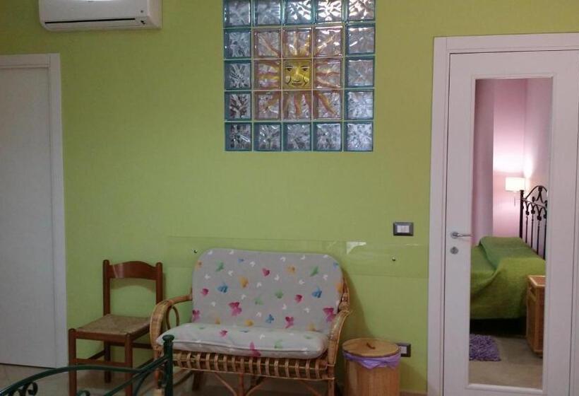 اتاق استاندارد با بالکن و چشم‌انداز دریا, B&b Sunshine