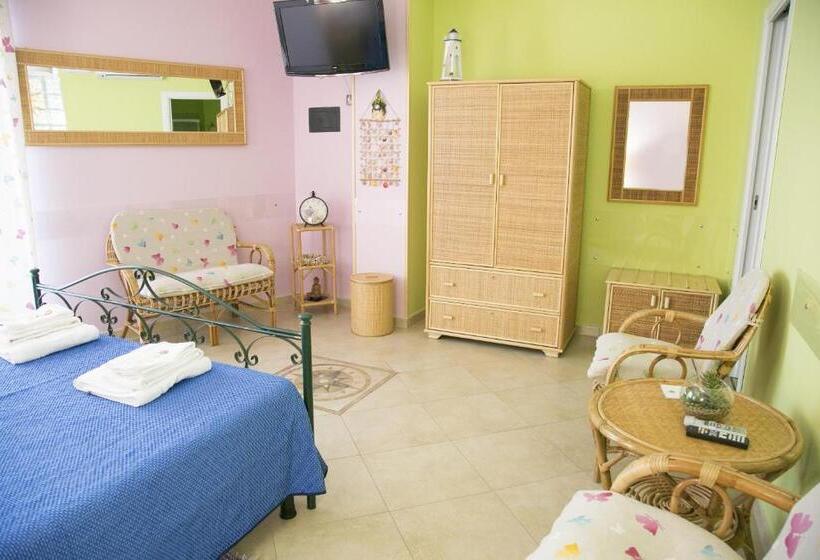 اتاق استاندارد با بالکن و چشم‌انداز دریا, B&b Sunshine