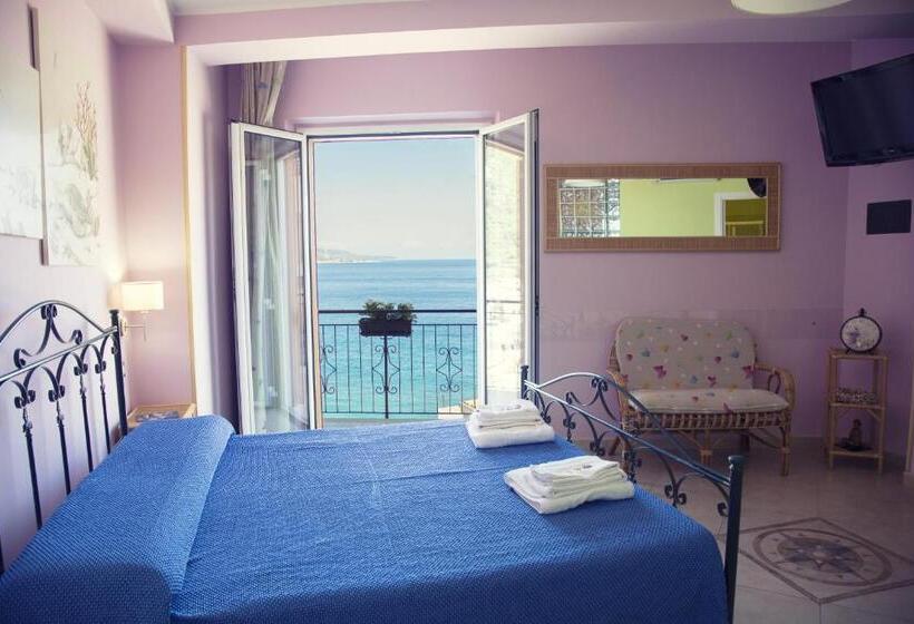 اتاق استاندارد با بالکن و چشم‌انداز دریا, B&b Sunshine