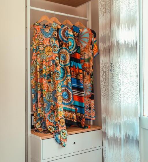 سوییت جونیور با بالکن, A Coffa Rooms