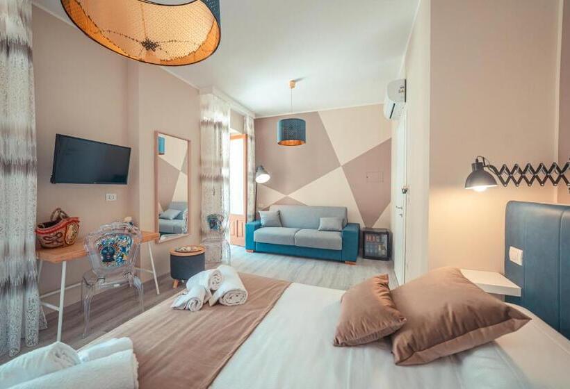 سوییت جونیور با بالکن, A Coffa Rooms