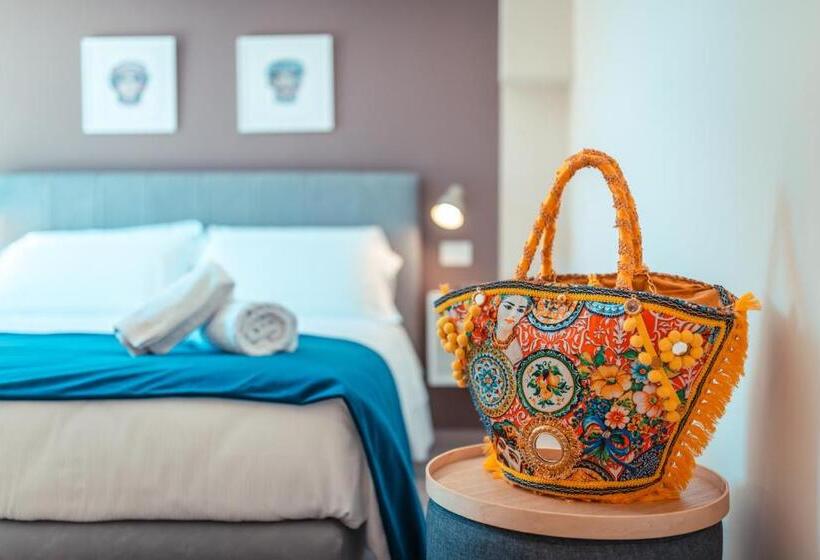 اتاق استاندارد با بالکن, A Coffa Rooms
